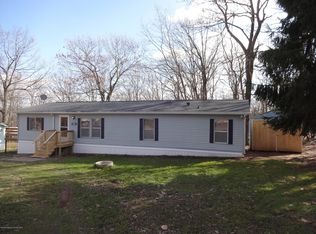 15 Center St, Lake Ariel, PA 18436