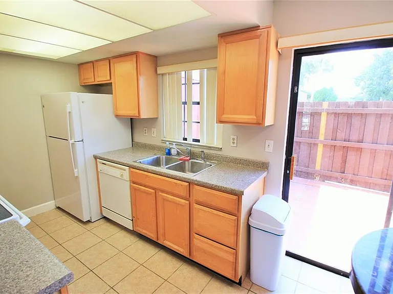 7446 Wynnewood Sq #190 — Photo 4