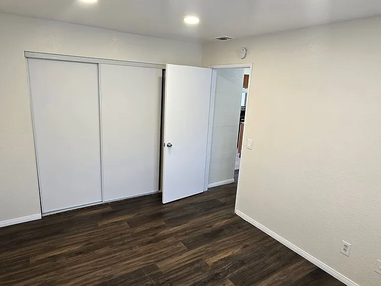 1405 E Lynwood Dr — Photo 7