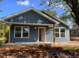 128 Spring St, Charlestown, IN 47111