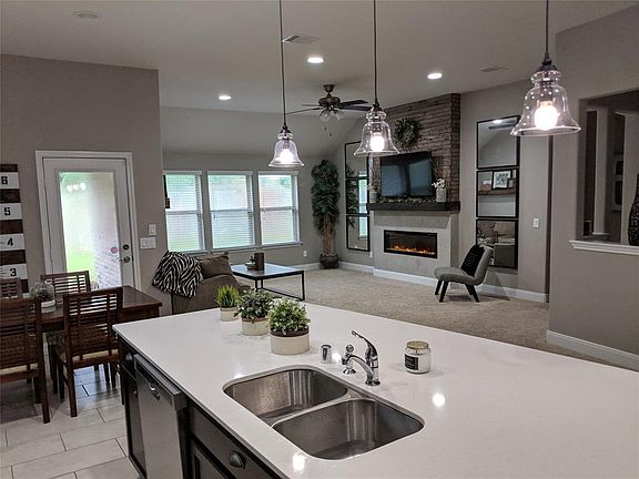 5th image of 3608 Emerald Falls Ln