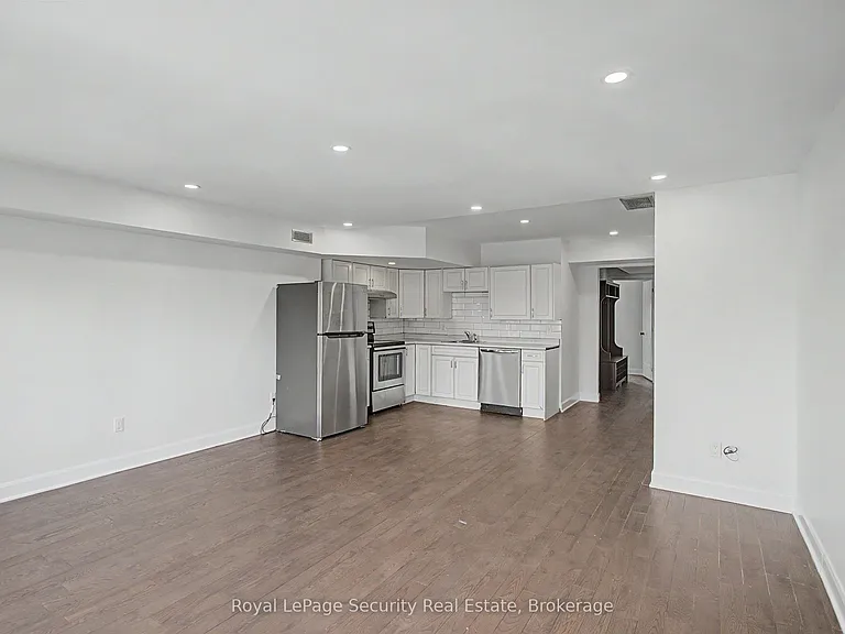 226 Lauder Ave #2 — Photo 5