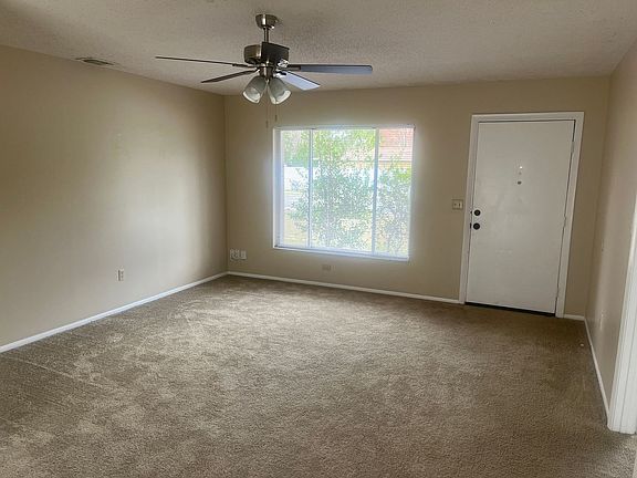 5th image of 351 Hidden Lake Dr
