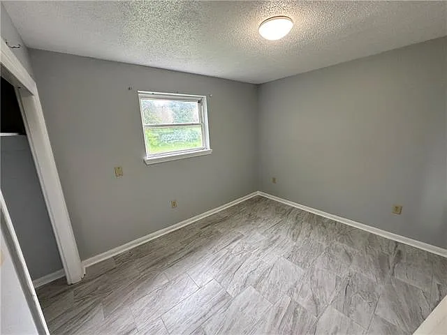 633 N Elm St #C — Photo 6