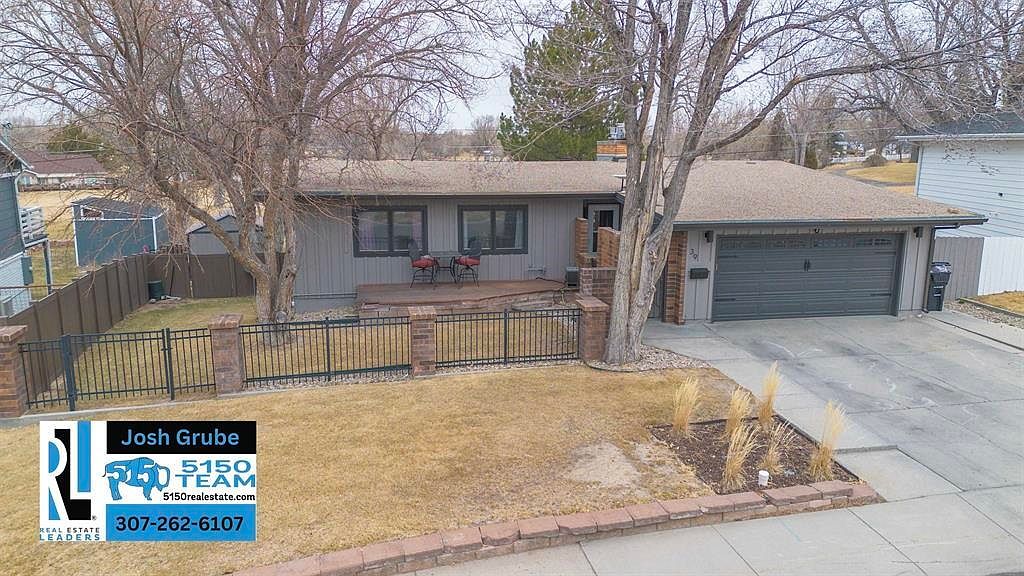 39 Valley Dr