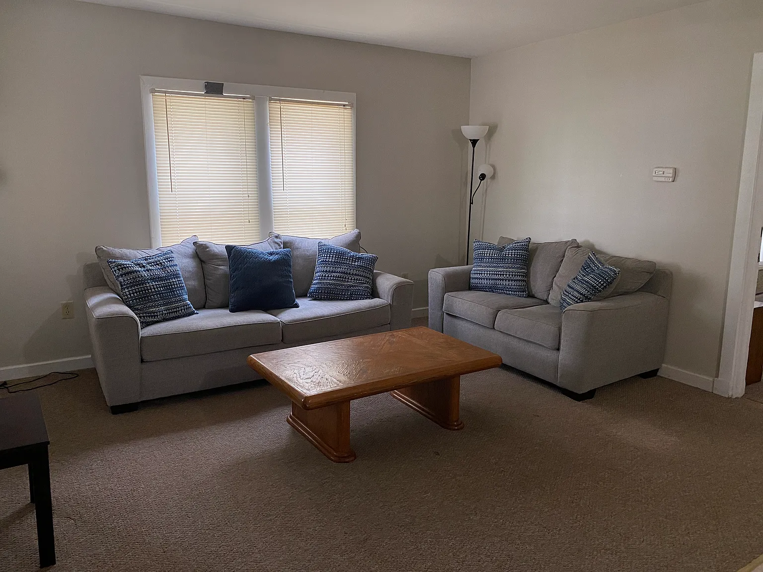 5 bed, 2200 sqft, $3,625 — Photo 2