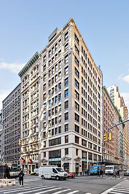 Sold by Compass | media 17