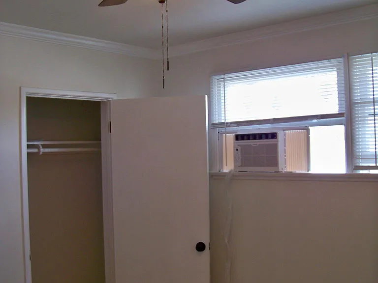 1422 N Serrano Ave #7 — Photo 25