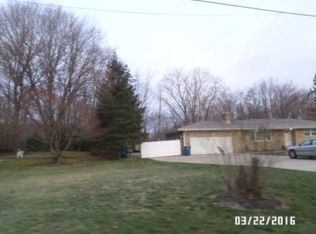 4370 Hilltop Dr, Barberton, OH 44203