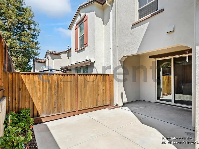 7 Rogers Ln — Photo 21