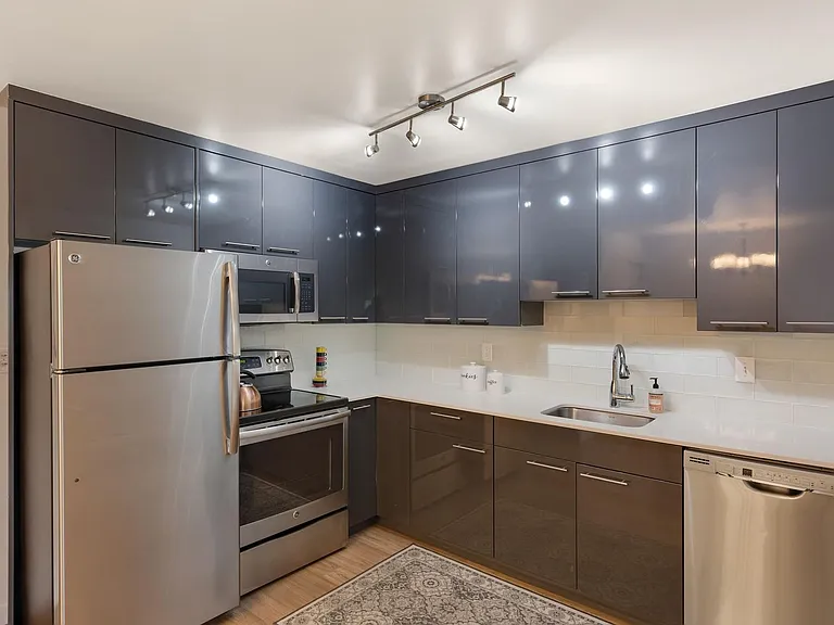 The Puget Vista Apartments — Photo 14