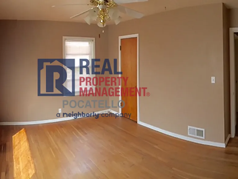 206 Sorenson Ave — Photo 9