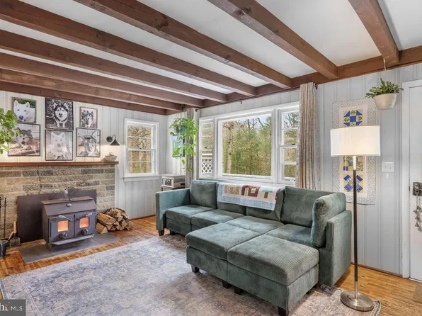4992 Saint Davids Church Rd, Fort Valley, VA 22652
