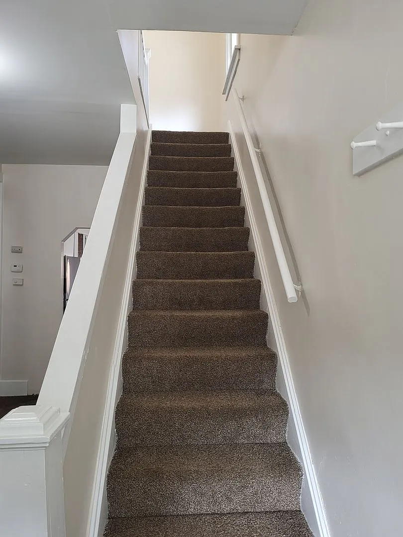 1306 Overcliff Way photo 1