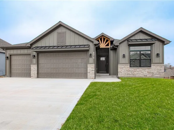 2316 Larkspur Ln, Kearney, MO 64060