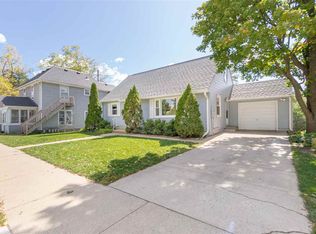 710 W 12th St, Cedar Falls, IA 50613