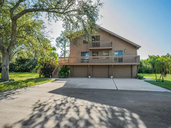 9222 134th St, Seminole, FL 33776