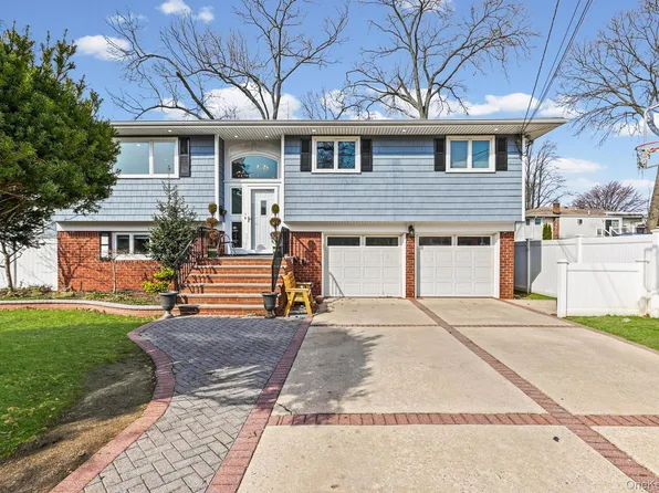 978 Little Whalneck Road, North Merrick, NY 11566