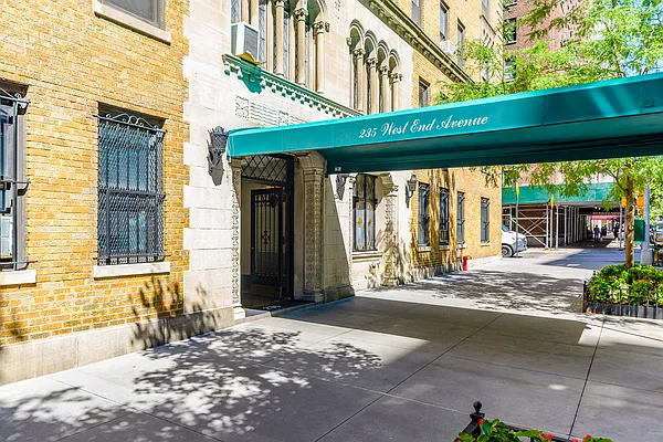 Rented by Keller Williams NYC | media 22