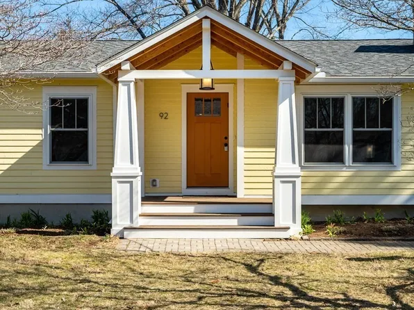 92 Blackberry Ln, Northampton, MA 01060