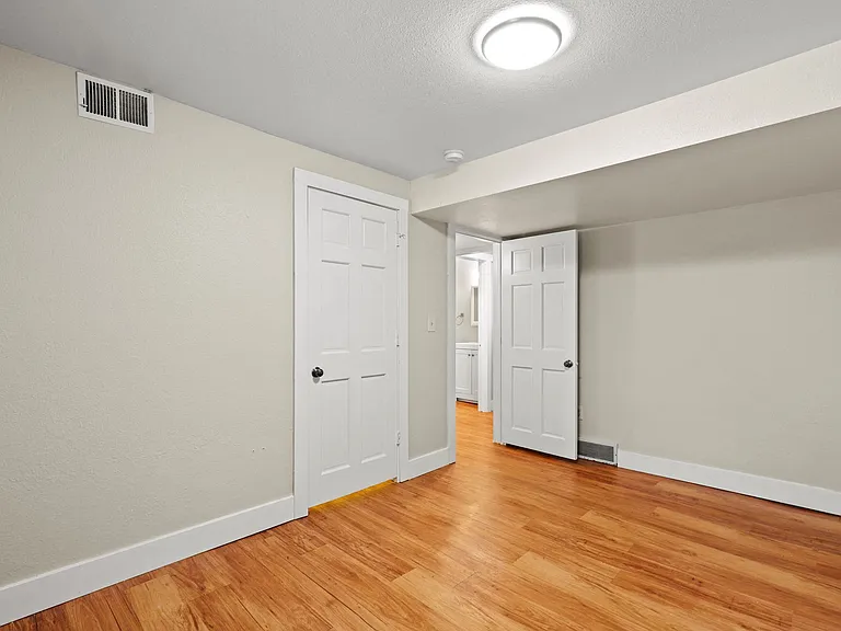 3004 Broadway St #1-3 — Photo 29