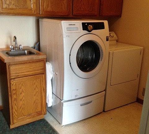 Furnished washer/drier & freezer