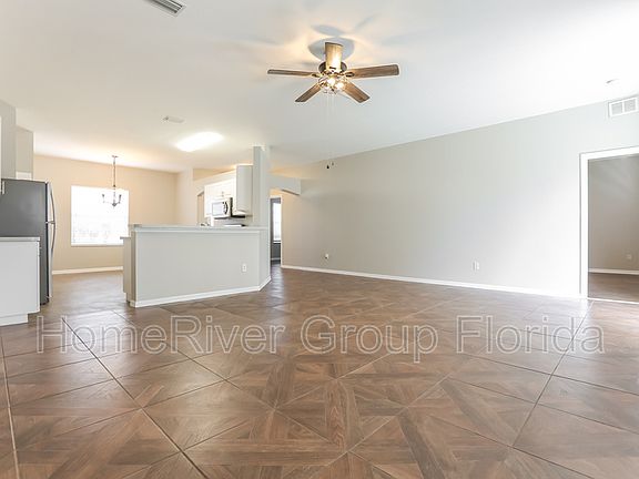 4th image of 5300 Newcastle St