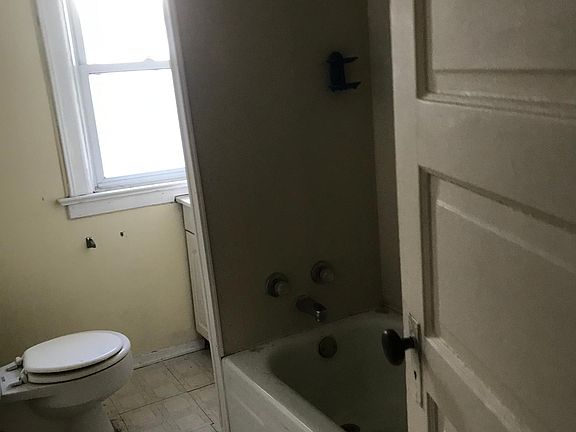 4th image of 3 Lilac St #2