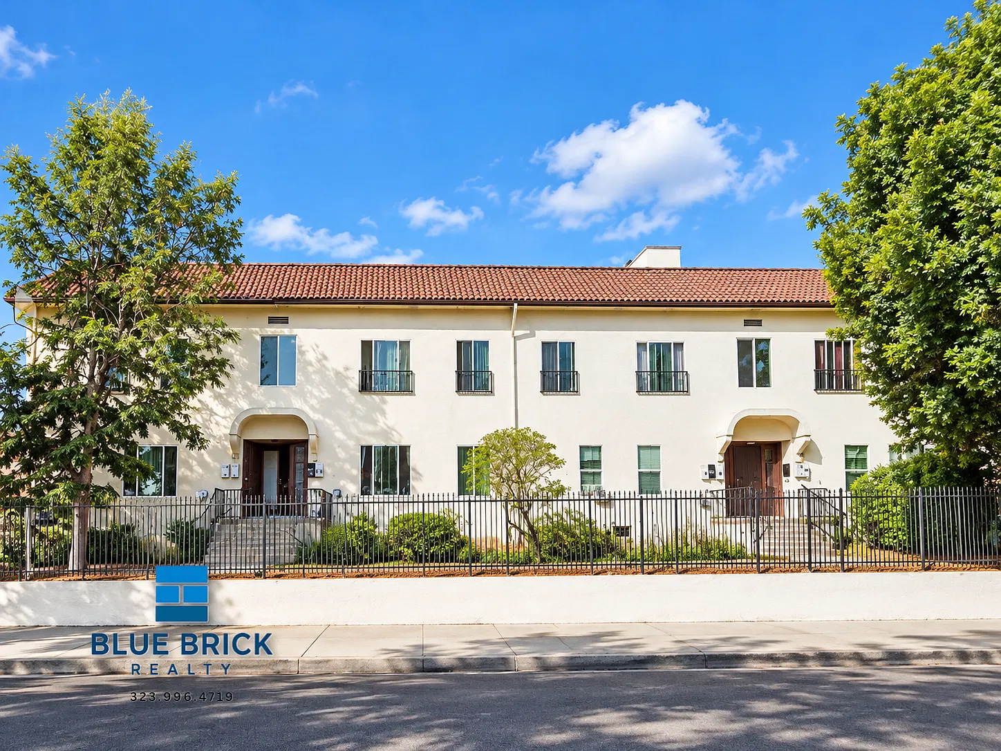 Charming 2-Bedroom Near Downtown LA & Arts District — Photo 3
