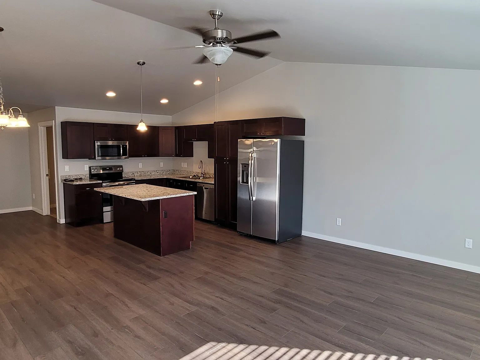 3 Bed 2 Bath Townhouse Built in 2019 — Photo 4