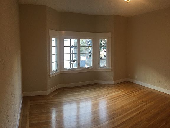 3rd image of 845 Waller St APT 3