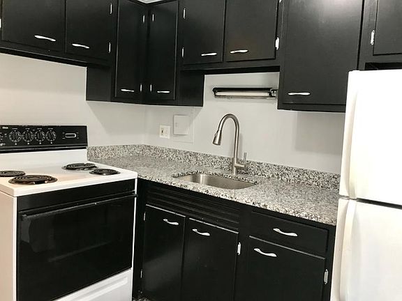 2nd image of 6029 N Winthrop Ave APT 508