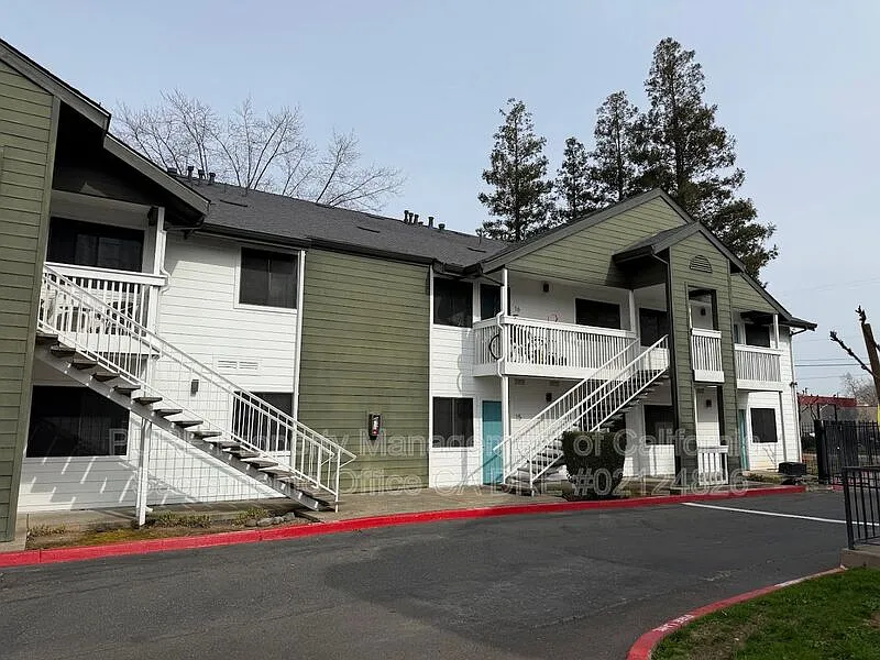 2 bed, 2.0 bath, 800 sqft, $1,650 — Photo 3