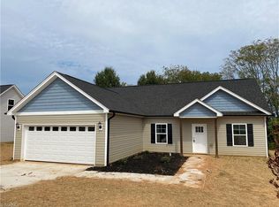 411 E Lee Ave, Yadkinville, NC 27055