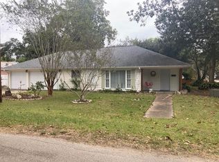 416 W Blum St, Alvin, TX 77511