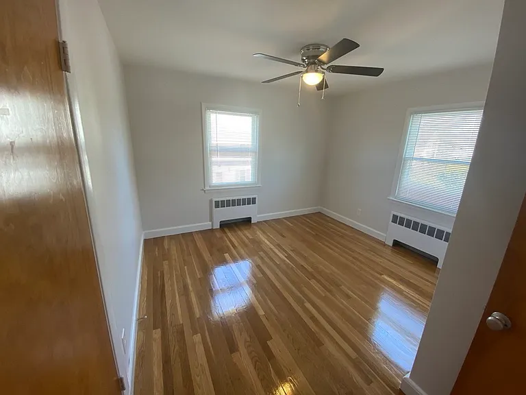 137 Main St — Photo 25