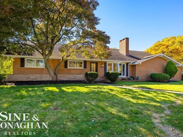 781 Fairford Rd, Grosse Pointe Woods, MI 48236