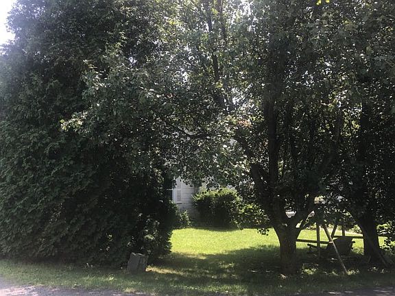 3rd image of 2195 Grant Rd