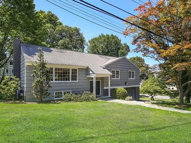 14 Greenacres Ave — Photo 2