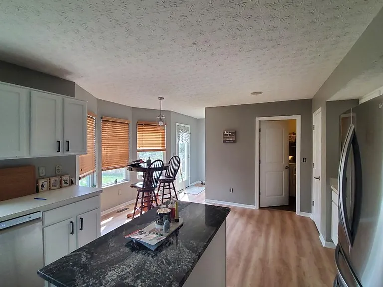 2219 Dixon St — Photo 8