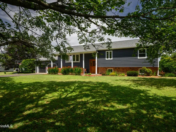 140 Longview Ter, Williamstown, MA 01267