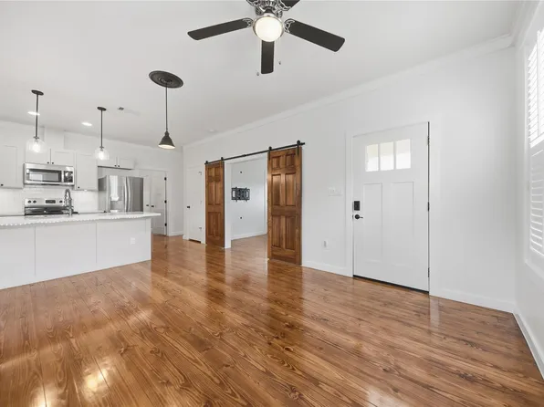 704 Burleson St, Brenham, TX 77833