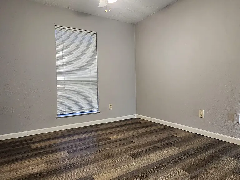 23431 Dew Wood Ln — Photo 18