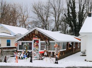 108 Summerville Dr, Rochester, NY 14617