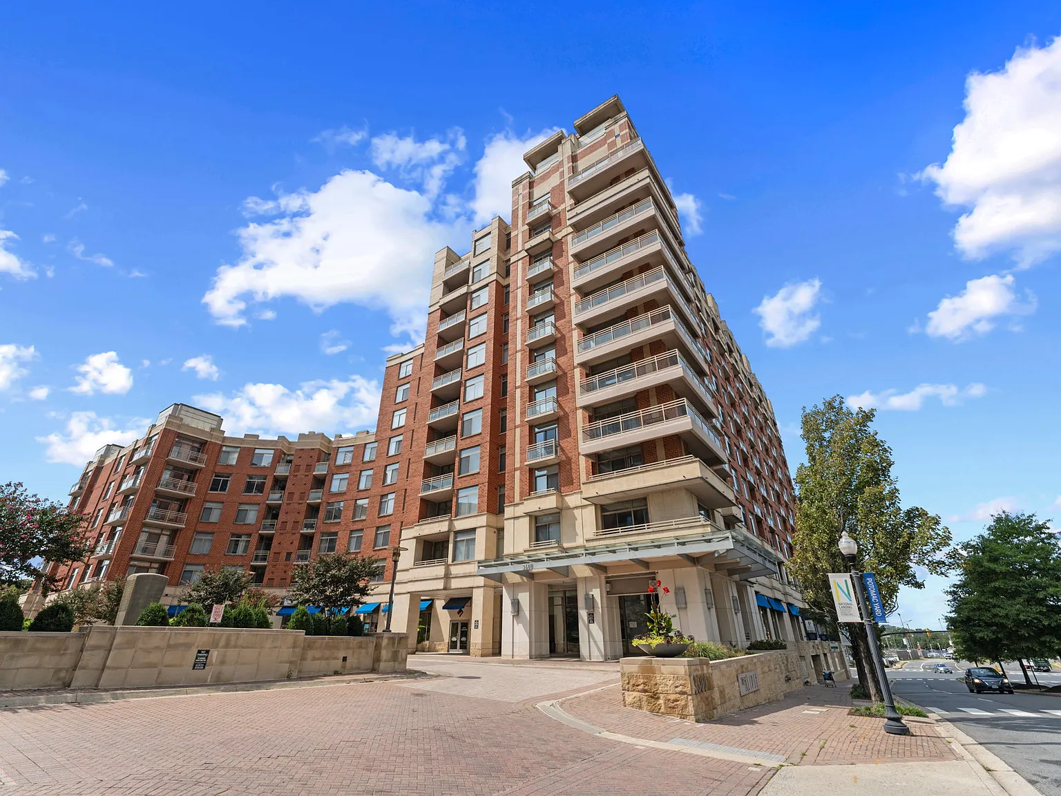 1 bed, 703 sqft, $2,300 — Photo 1