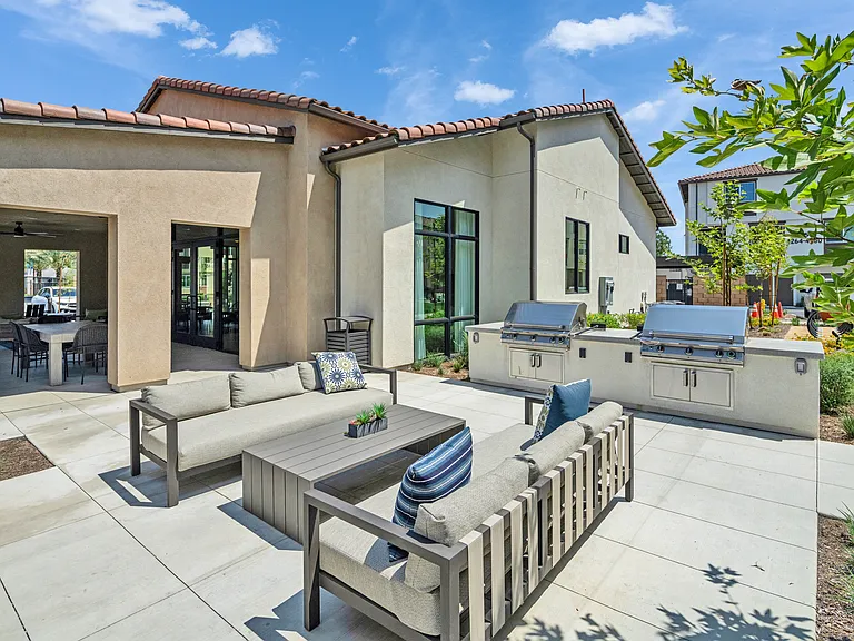 Jasmine Ln — Photo 24
