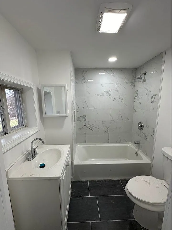 3 bed, 1.5 bath, 1400 sqft, $1,350 — Photo 2