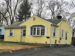 128 W Canton Cir, Springfield, MA 01104