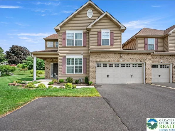767 Swallow Tail Ln, Breinigsville, PA 18031