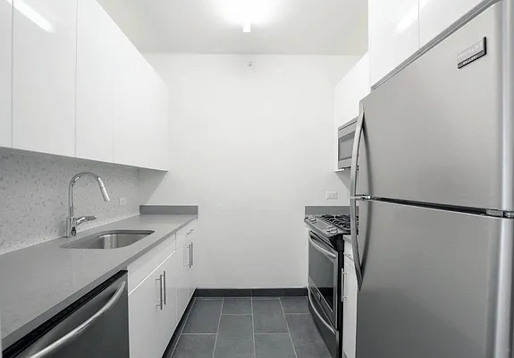 Rented by Bond New York | media 5